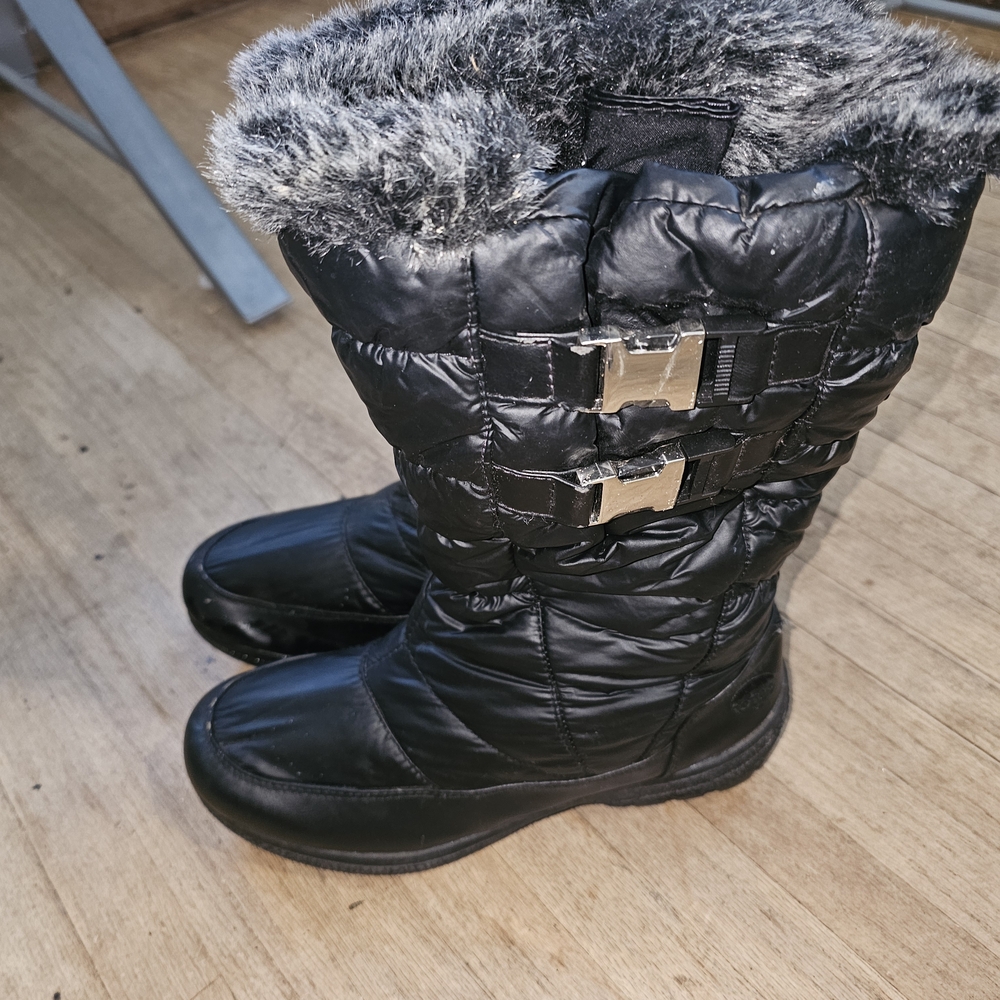 Totes Black Winter Boots with Faux Fur Trim 9M